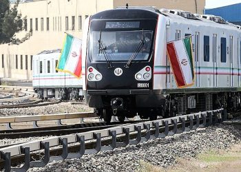 گسترش بخش مسافری و استقبال خوب از قطار تهران-وان