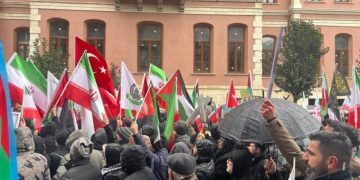 برگزاری تجمع گسترده همبستگی با ایران در استانبول