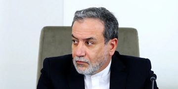 گفتگوی عراقچی با وزیران خارجه ترکیه و امارات