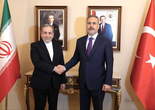 وزير خارجية إيران يتوجه إلى تركيا