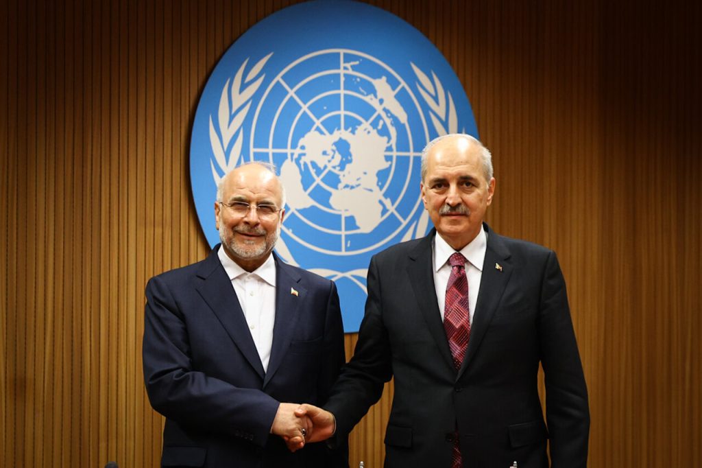 گفتگوی تلفنی روسای مجلس ایران و ترکیه