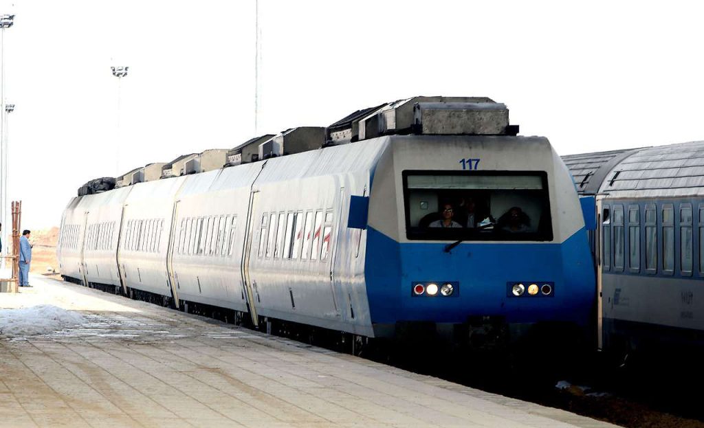 گسترش بخش مسافری و استقبال خوب از قطار تهران وان