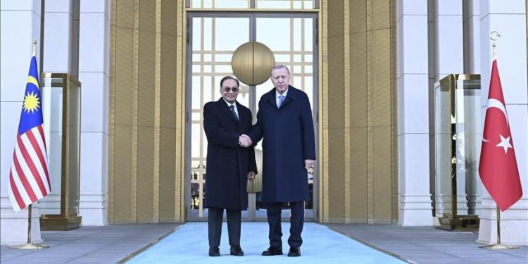 استقبال رسمی اردوغان از نخست وزیر مالزی در آنکارا