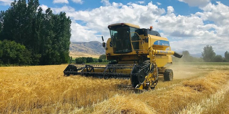 تركيا وباكستان توقعان وثيقتين للتعاون في الزراعة والثروة الحيوانية