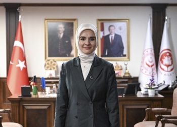 Turkish Family Minister Warns of Declining Attention Span in Children Due to Digital Media