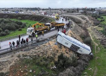 Bus Overturns in Antalya: 9 Dead, 21 Injured
