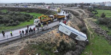 Bus Overturns in Antalya: 9 Dead, 21 Injured