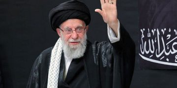 رهبر انقلاب اسلامی ایران به شهادت رسید