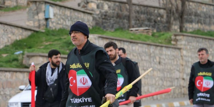 Turkish Solidarity Caravan Enters the Country via the Makou Border