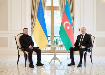 Zelenskyy Announces Readiness for Trilateral Negotiations Hosted by Baku