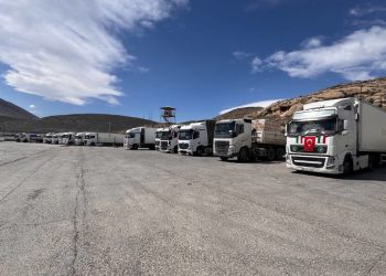 ورود ۱۶ تریلی دارو و تجهیزات درمانی ترکیه از مرز بازرگان