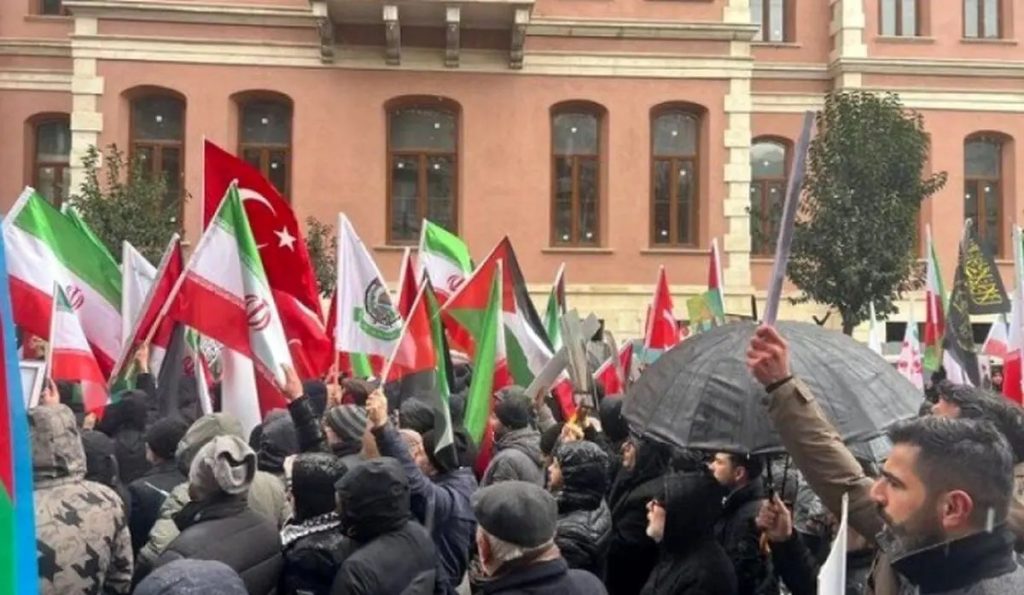 إمام جمعة زينبية إسطنبول: تركيا وقفت إلى جانب إيران