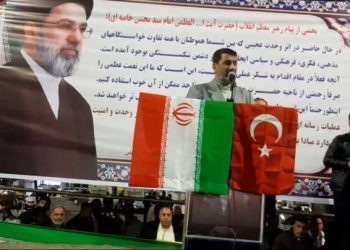 امام جمعه زينبيه استانبول: تركيه در كنار ايران ايستاد