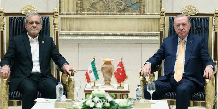 Pezeşkiyandan Türkiyenin Ulusal Günü Tebrik Mesajı