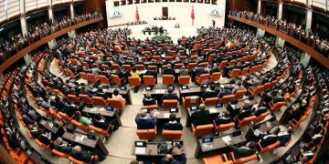 انتقاد الأحزاب من إحالة اتفاق مكة إلى البرلمان التركي