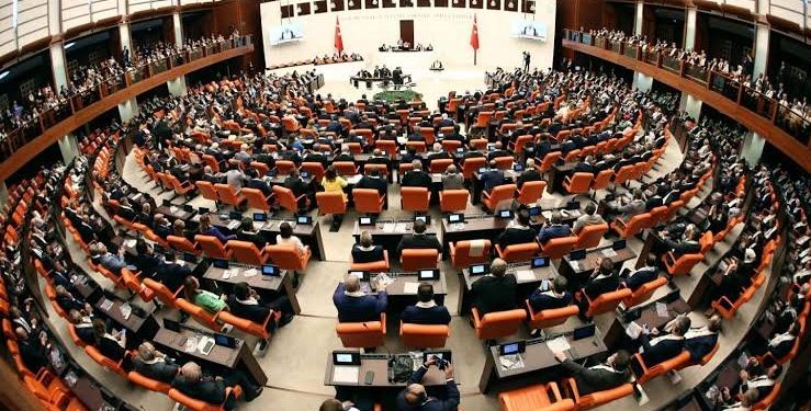 انتقاد الأحزاب من إحالة اتفاق مكة إلى البرلمان التركي